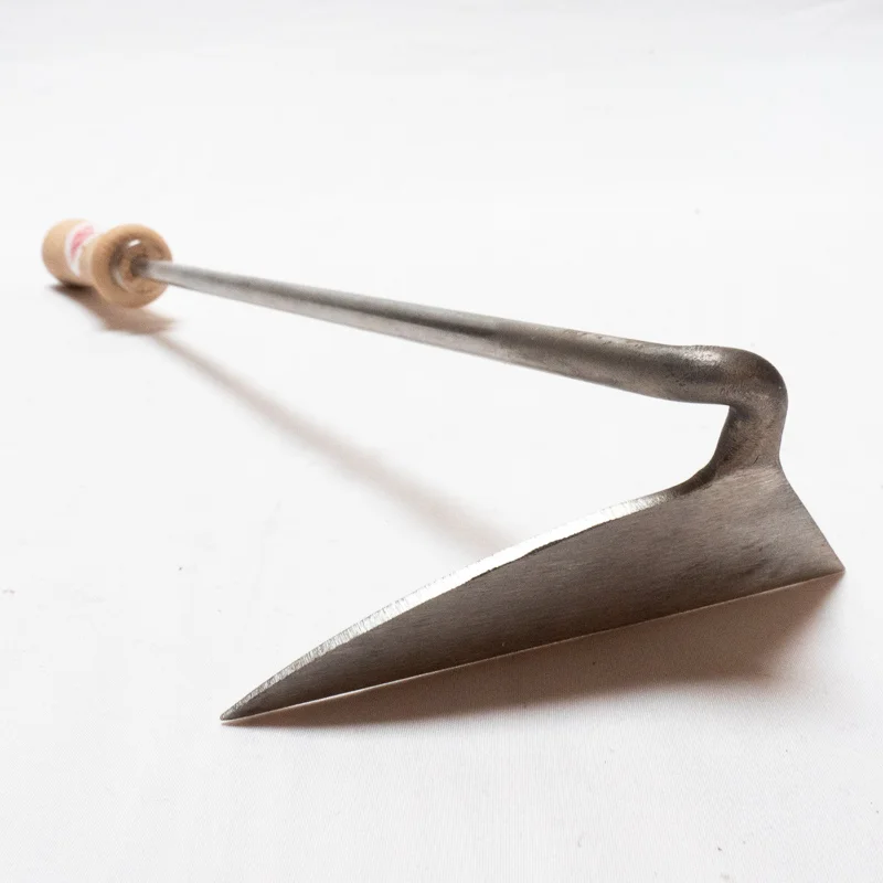 Tools for working the soil - Hand hoe for left-handers